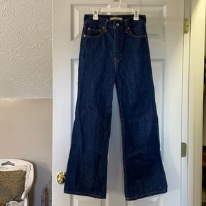 Levi’s rib cage wide leg jeans, size 26